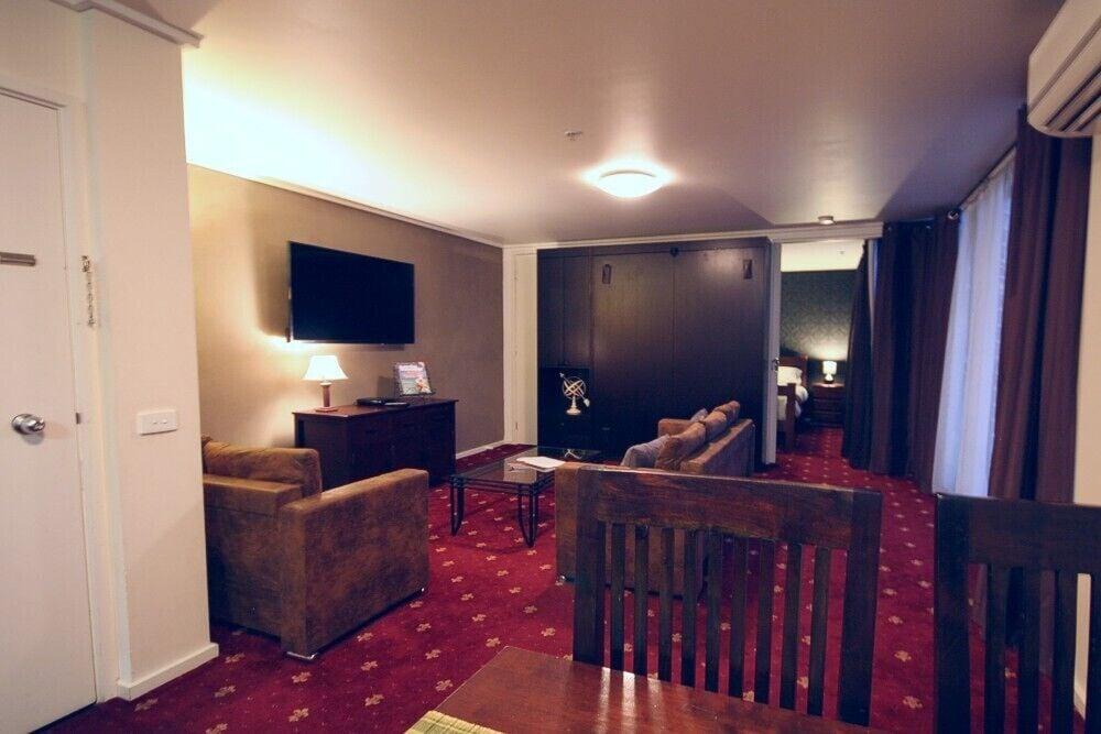 Melbourne Stays - City Point Suite - Tap to explore photos