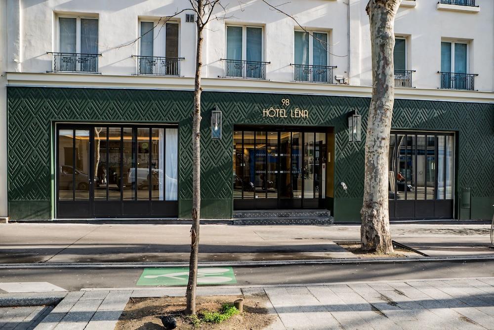 Hôtel Léna - Tap to explore photos