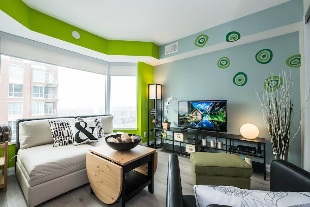 QuickStay - Yorkville Dream (Yonge & Bloor) - Tap to explore photos