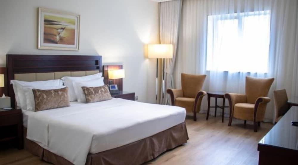 Grand Millennium Dubai Room Type - Family Suite, Multiple Beds