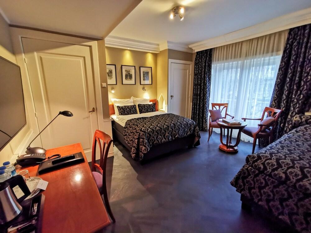 Apollofirst Boutique Hotel Room Type - Executive Triple Room