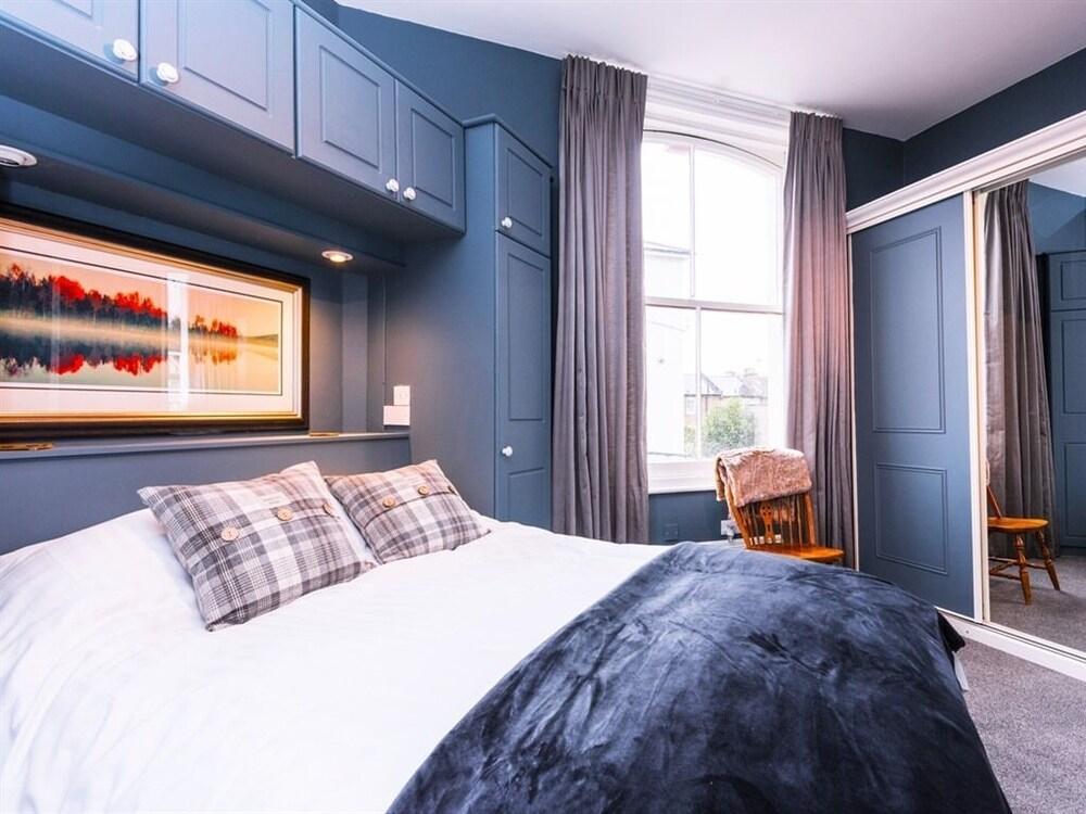 Summerfield Pub & Boutique Rooms