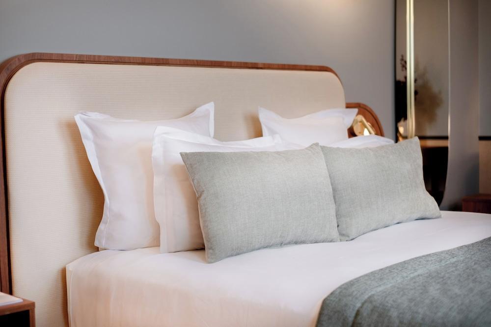 Grand Hotel Saint Michel Room Type - Deluxe Triple Room