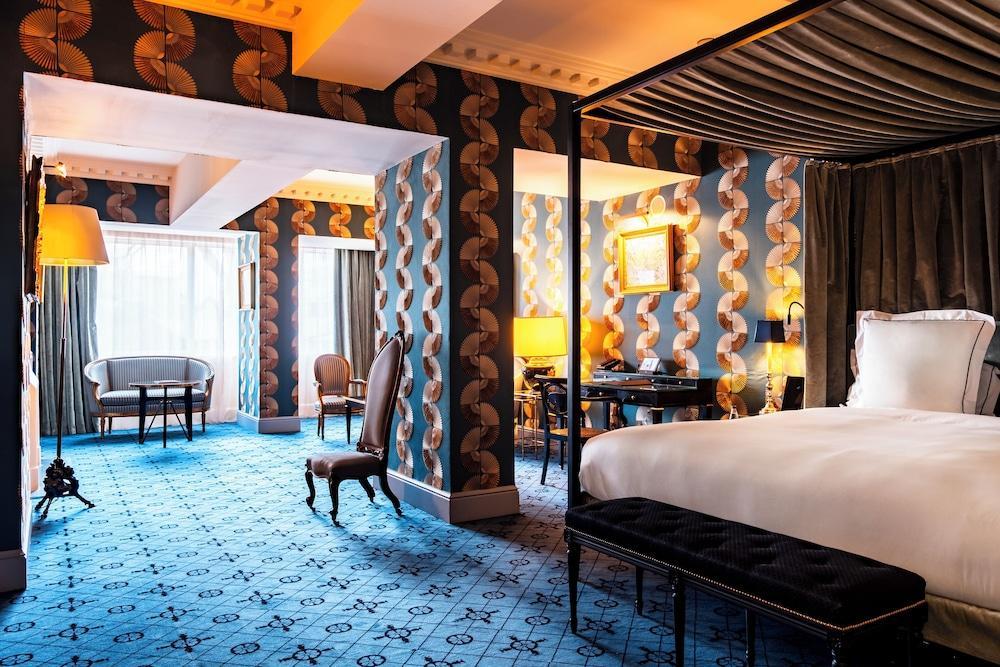 Hôtel de Berri Champs-Élysées, a Luxury Collection Hotel Room Type - Suite, 1 King Bed with Sofa bed