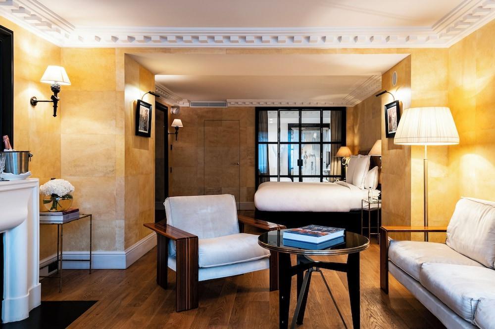 Hôtel de Berri Champs-Élysées, a Luxury Collection Hotel Room Type - Junior Suite, 1 King Bed