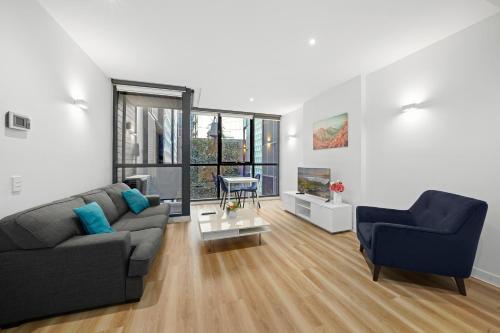 Flinders Street Apartments - Tap to explore photos