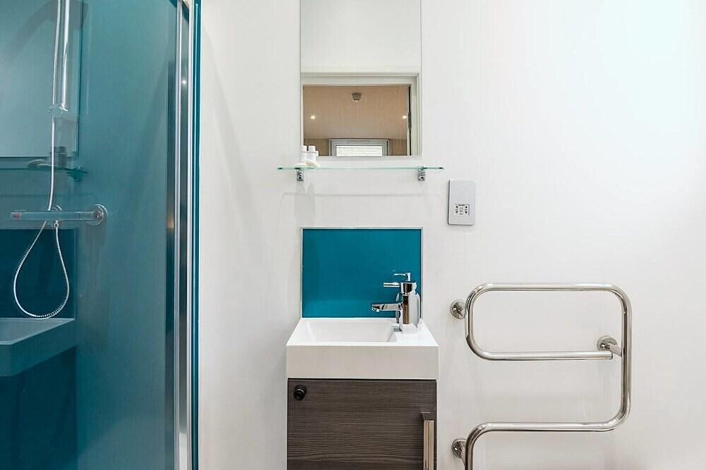 Toynbee Street Ro 1 · Ideally Located Room Near Barbican - Tap to explore photos