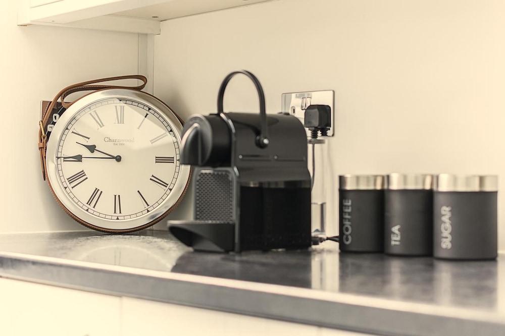 Toynbee Street Ro 1 · Ideally Located Room Near Barbican - Tap to explore photos