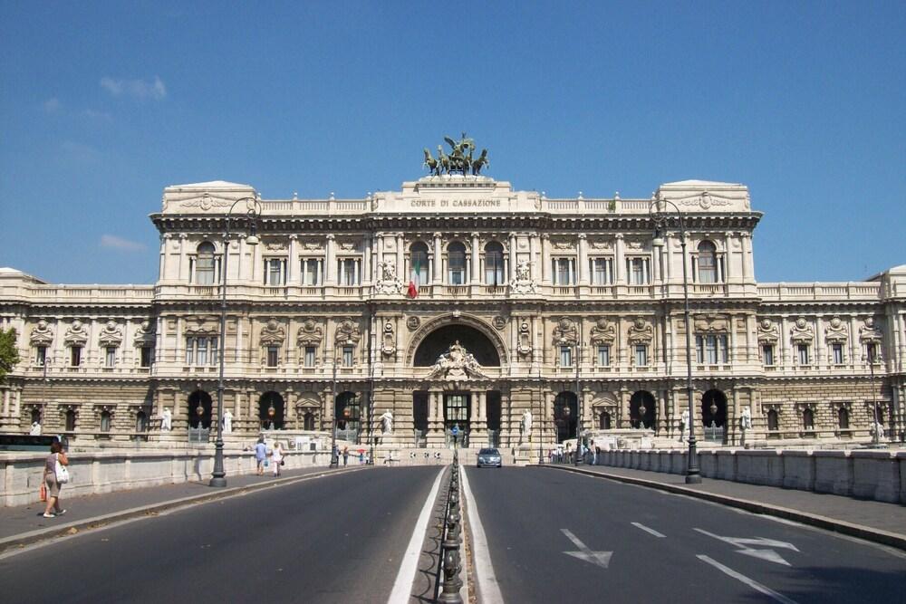 Maison Piazza Cavour - Tap to explore photos