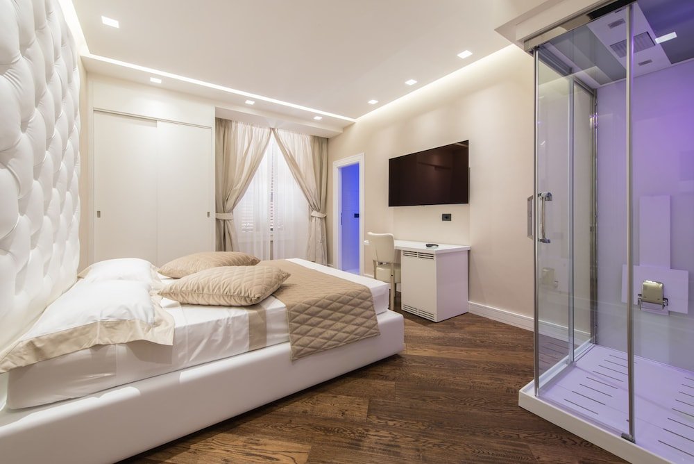 LUX suites in Roma Room Type - Luxury Double Room