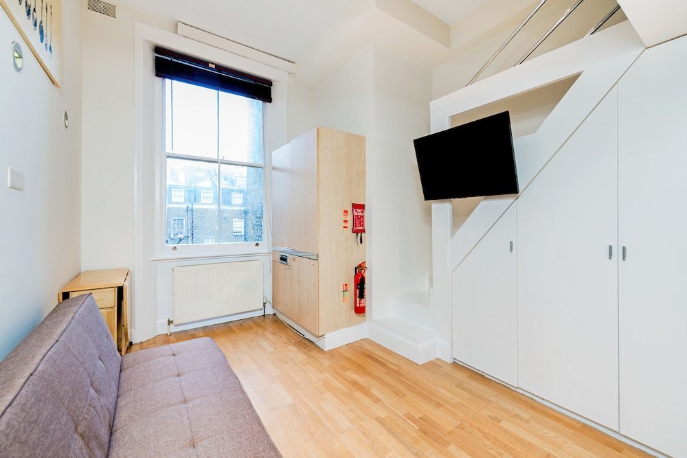 24 43 Stunning Studio in Notting Hill - Tap to explore photos