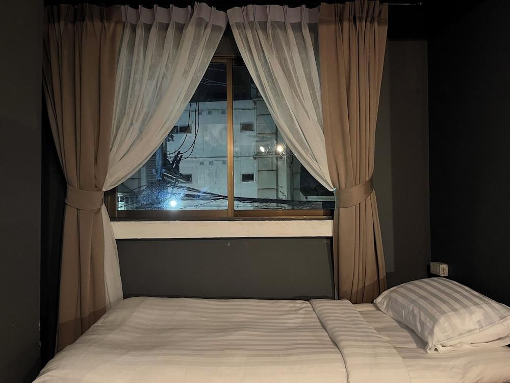 Big Boys' Bed & Burger Room Type - Double Room with Sofa Bed Big Boys' Bed & Burger Room Type - Double Room with Sofa Bed