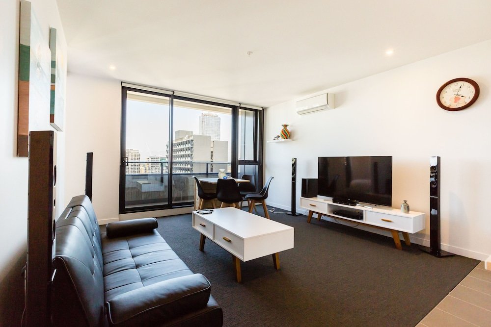 SANTERI, 2BDR Melbourne Apartment - Tap to explore photos