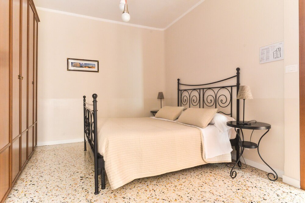 Pantheon Cozy Apartment n. 4 - Tap to explore photos