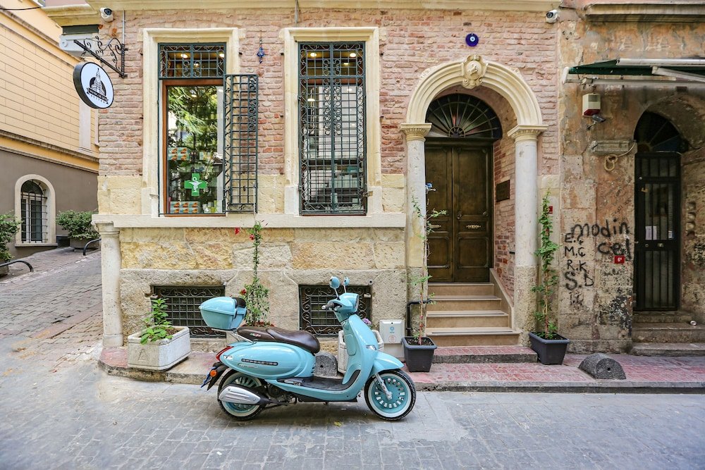 No 8 Galata