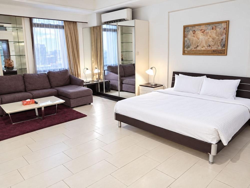 Falcon Apartment At Times Square Room Type - Standard Studio, 1 King Bed