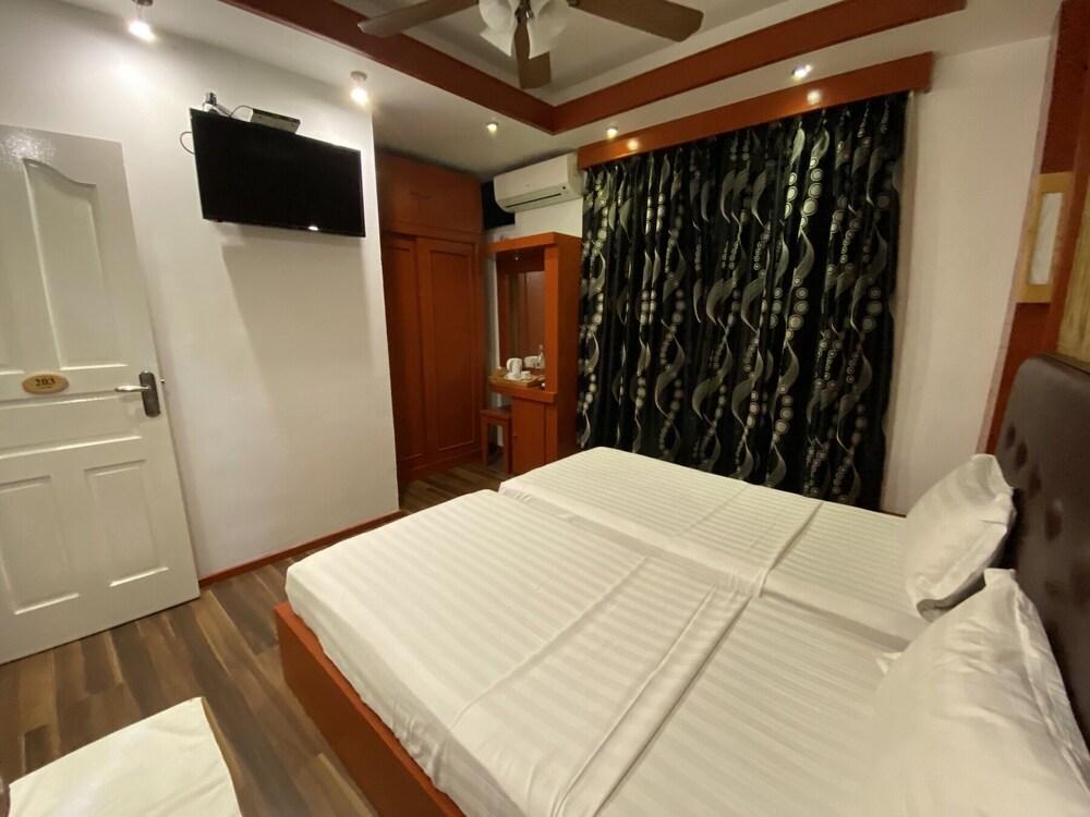 Niu Inn & Spa Hulhumale - Tap to explore photos