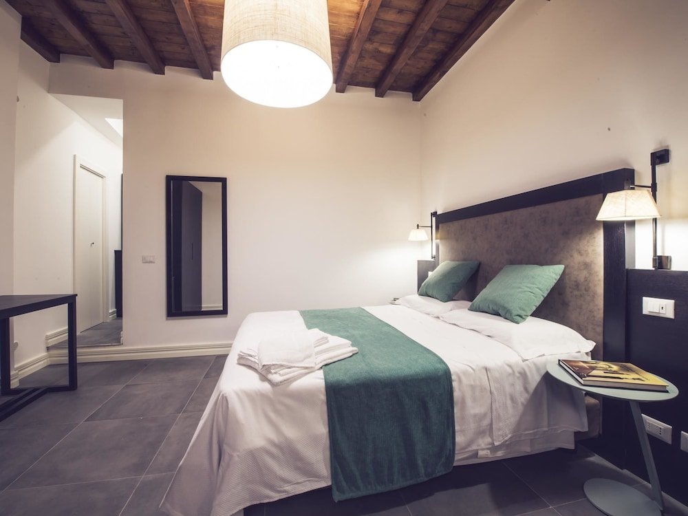 Panisperna Suite 2 Bedrooms With Terrace - Tap to explore photos