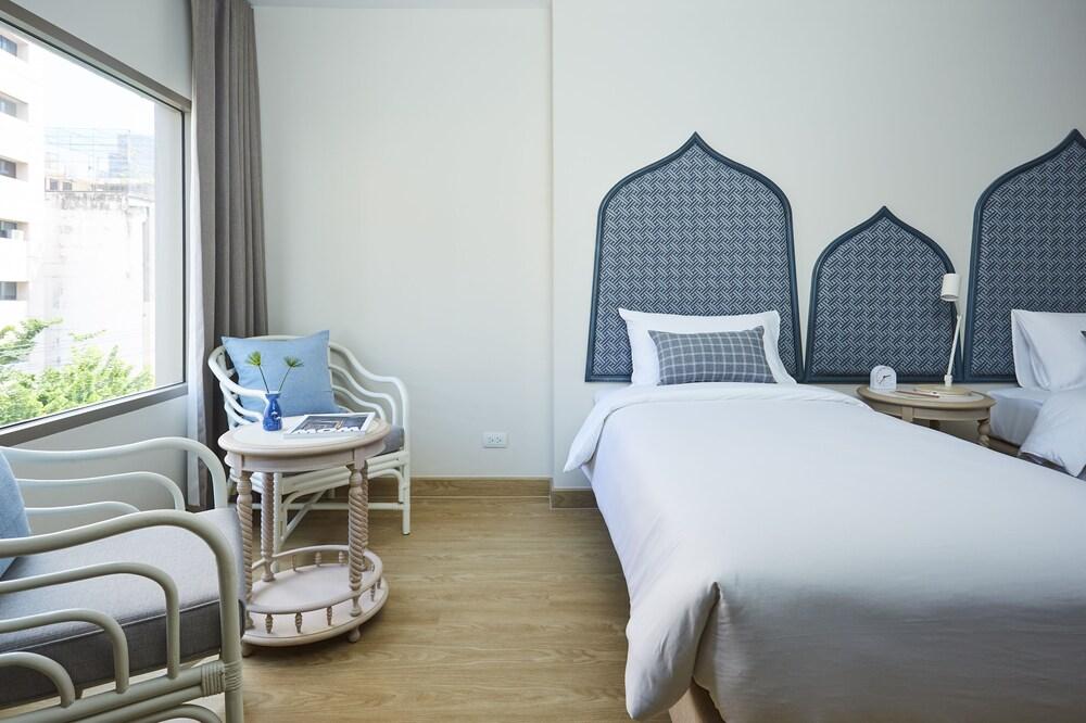 56 Surawong Hotel  Room Type - Comfy Twin