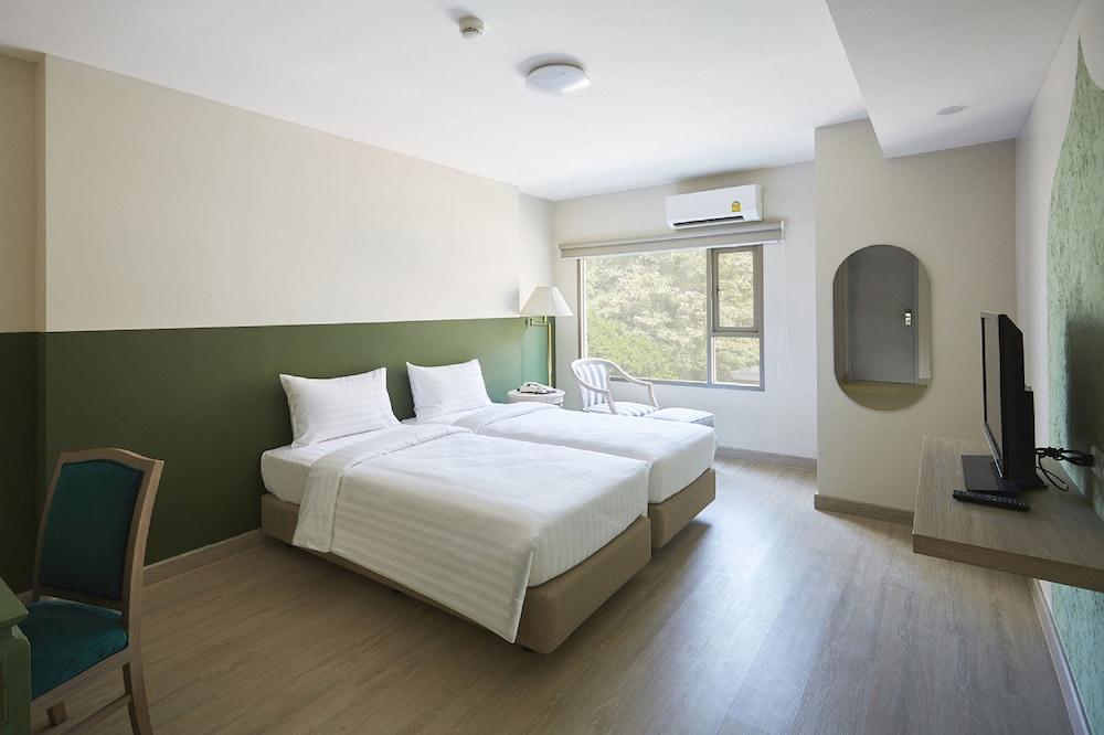 56 Surawong Hotel  Room Type - Standard Twin