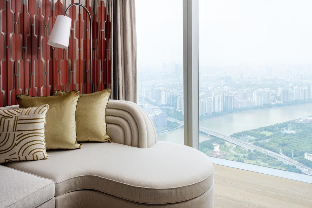 Four Seasons Guangzhou Room Type - Pearl River View Suite