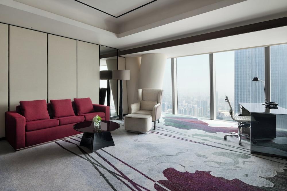Four Seasons Guangzhou Room Type - Deluxe King Suite with River View