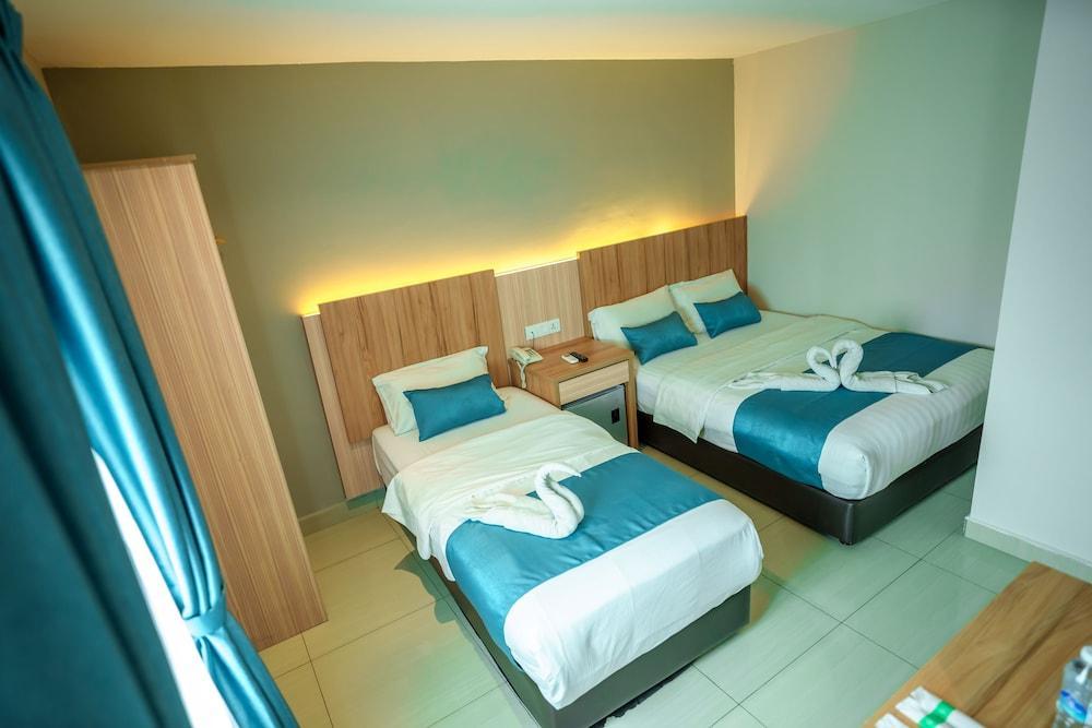 Alaxis Hotel Room Type - STANDARD FAMILY ROOM