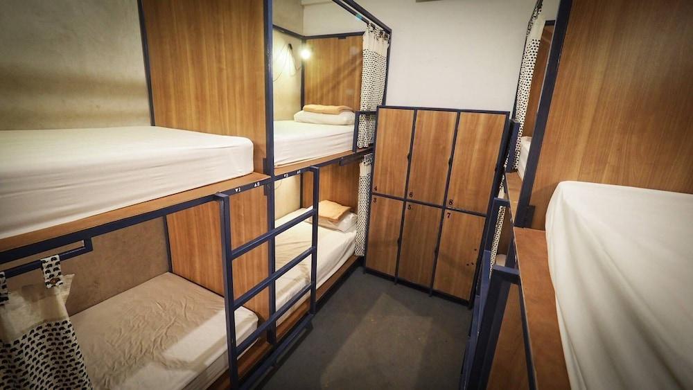 Hoft Hostel Bangkok - Tap to explore photos