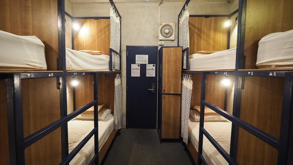 Hoft Hostel Bangkok - Tap to explore photos