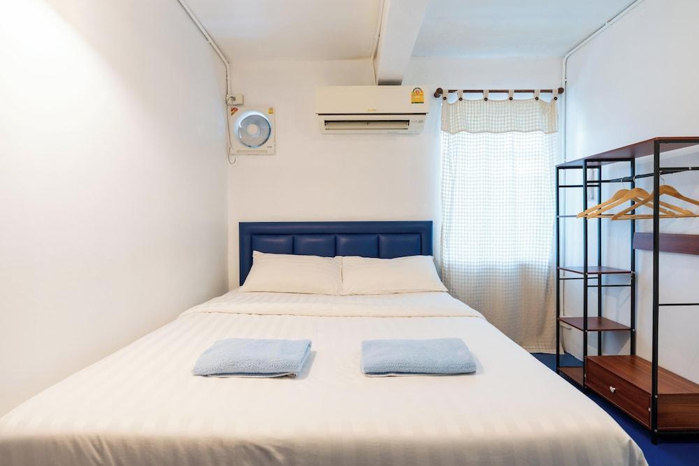 Hoft Hostel Bangkok Room Type - Premium Double Room, Shared Bathroom