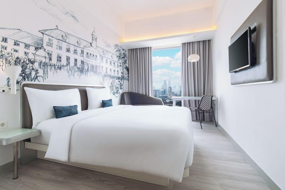 YELLO Hotel Harmoni Jakarta Room Type - Standard Double Room