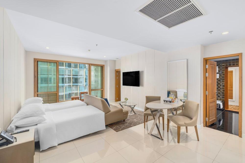Grande Centre Point Ploenchit Room Type - 1 Bedroom with 2 Extra Beds
