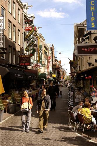 Amsterdam Hostel Leidseplein - Tap to explore photos