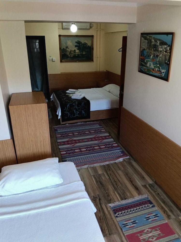 Kadikoy Otel Room Type - Family Double Room