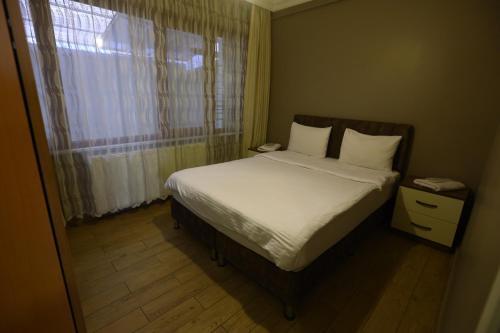Zendy Suite Hotel - Tap to explore photos