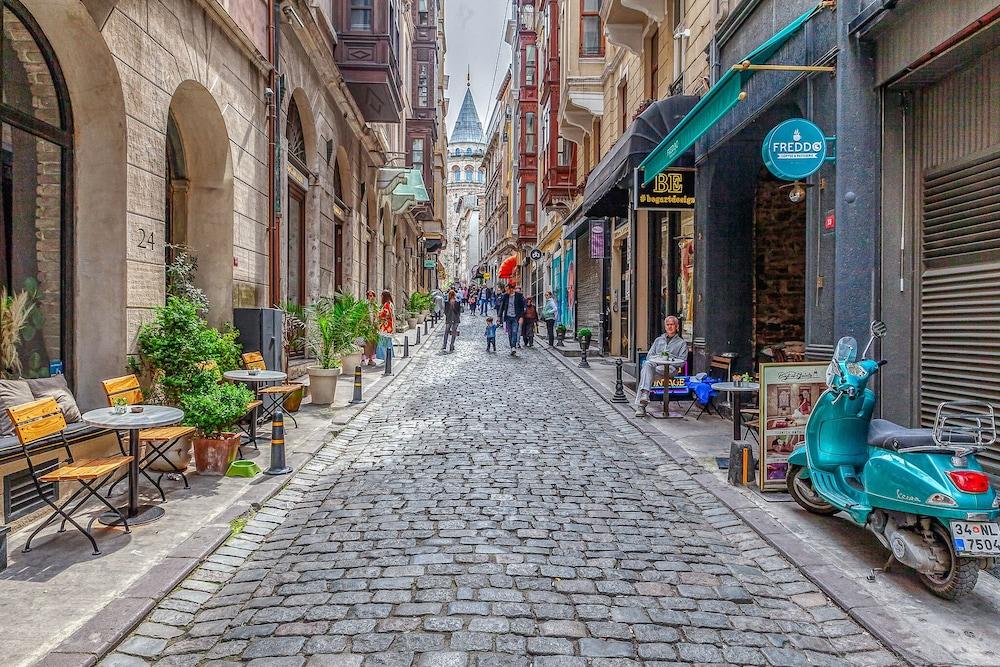 The Wilson Galata Hotel - Tap to explore photos