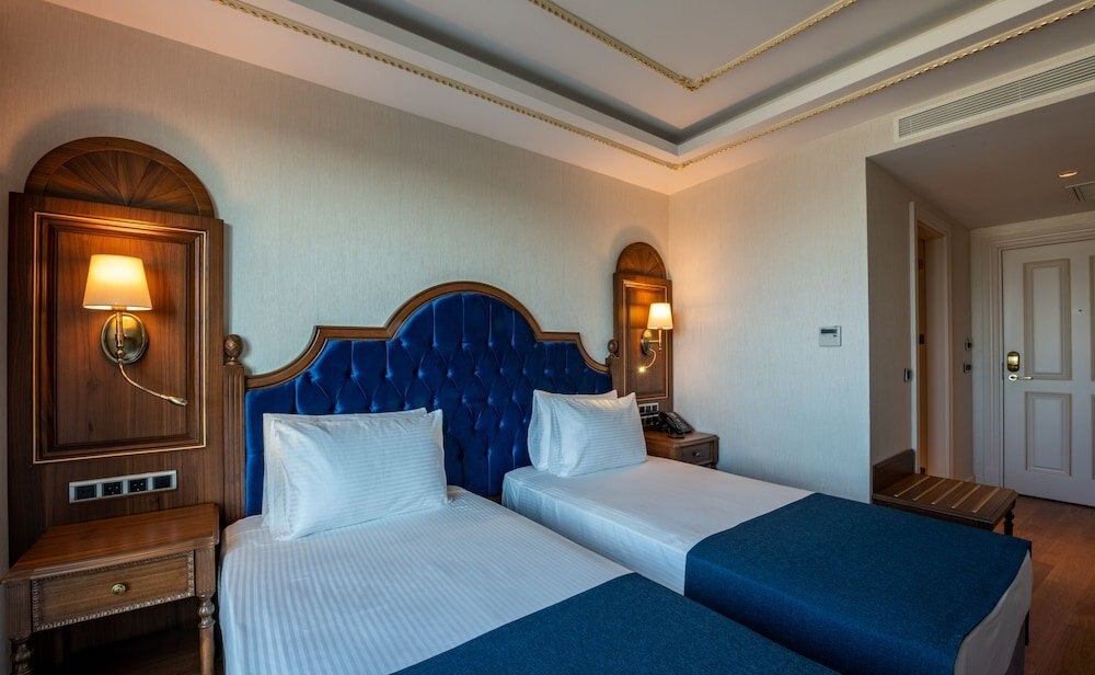 Bvs Bosphorus Pera Hotel & Hammam - Tap to explore photos