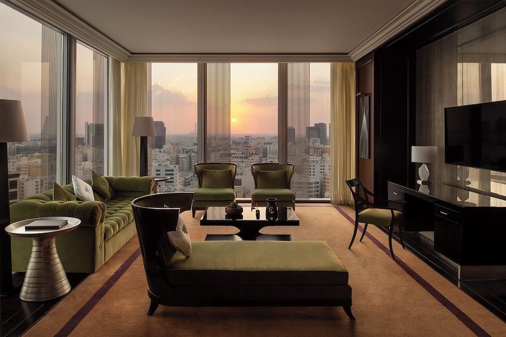 Banyan Tree Doha at La Cigale Mushaireb Room Type - Urban Signature Suite