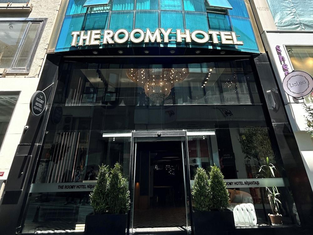 The Roomy Hotel Nişantaşı - Tap to explore photos