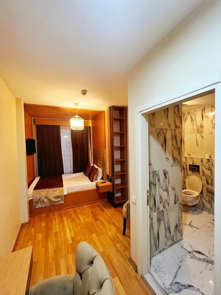 Taksim Cetinkaya Suite Room Type - Standard Double or Twin Room
