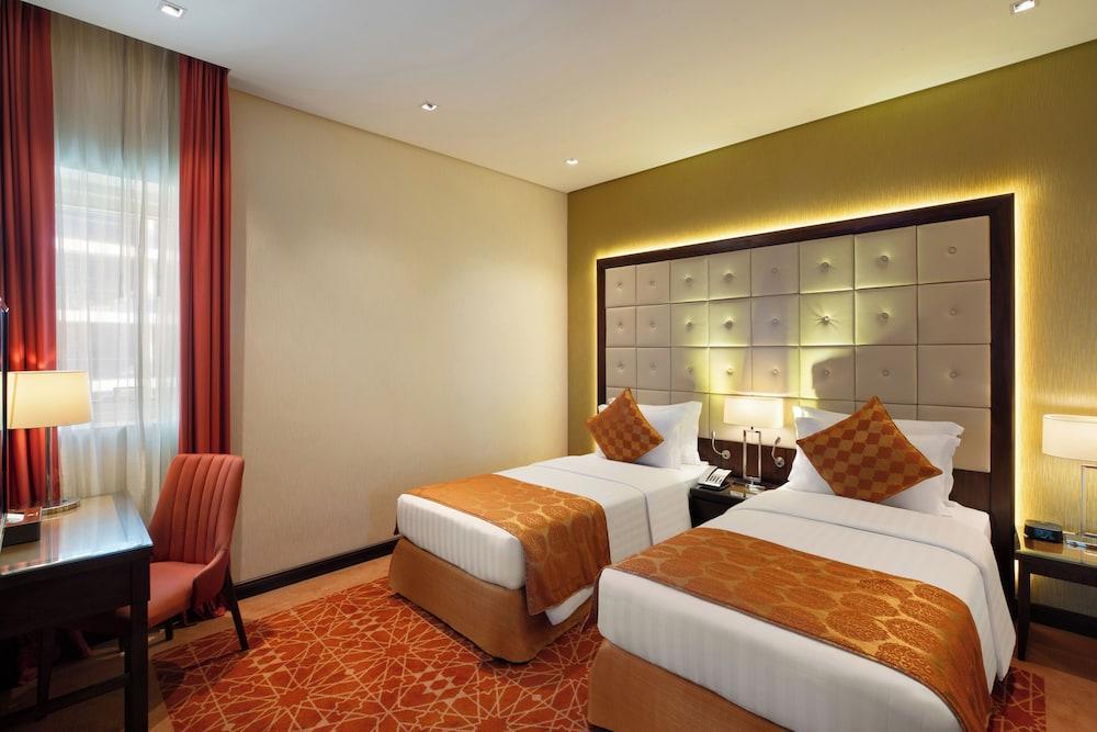 Royal Continental Suites Room Type - Three Bedroom Apartment Canal View