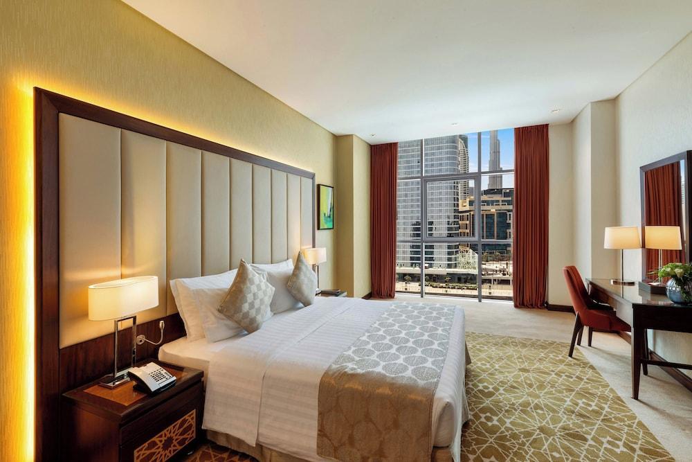 Royal Continental Suites Room Type - One Bedroom Apartment Canal View