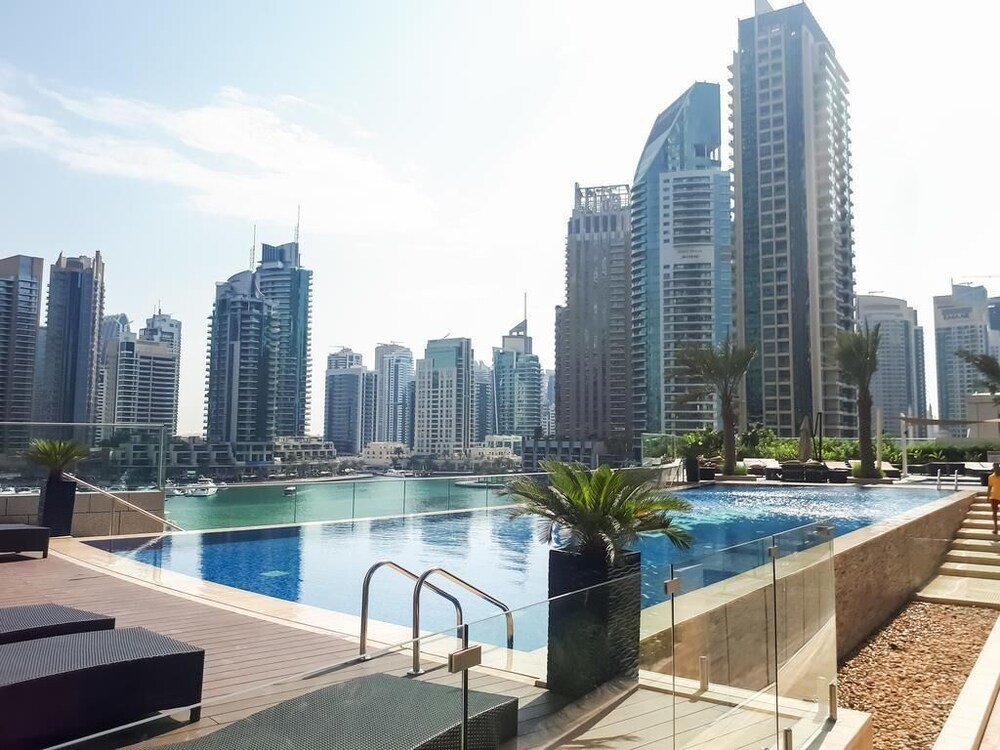 Luton Vacation Homes Damac Heights - Tap to explore photos