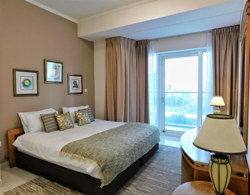Luton Vacation Homes Damac Heights Room Type - Deluxe Apartment, 1 Bedroom