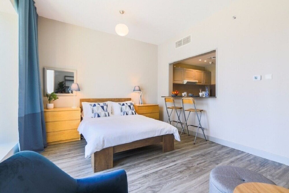 Beautiful Studio Apartment in JLT - Tap to explore photos