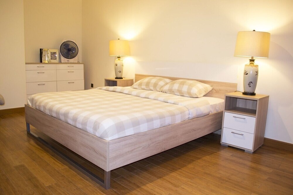 Stylish 1BR near MOE - MRD - Tap to explore photos
