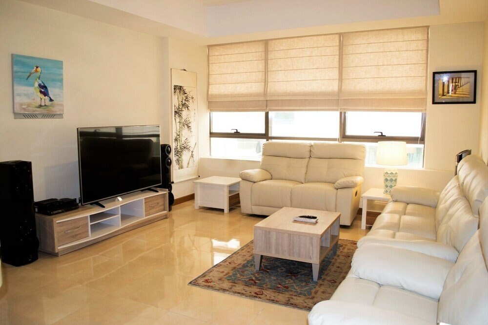 Stylish 1BR near MOE - MRD - Tap to explore photos