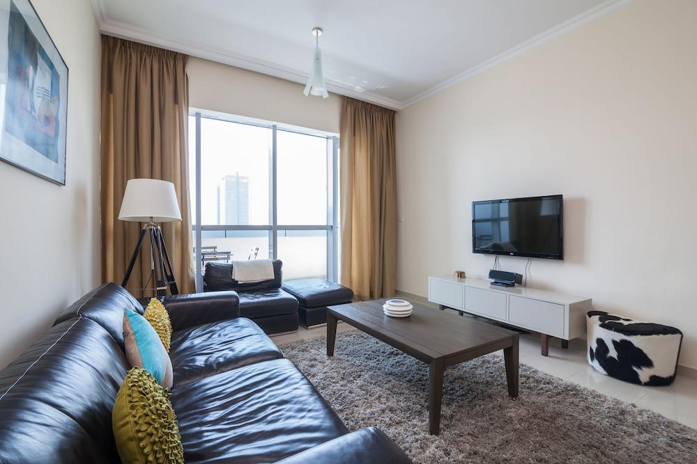 Bay Central- 4 Bedroom Apartment - Tap to explore photos