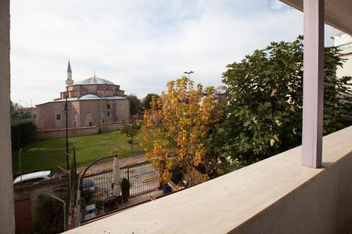 Sultanahmet Inn Hotel Room Type - Deluxe Room with Balcony and Sea View Sultanahmet Inn Hotel Room Type - Deluxe Room with Balcony and Sea View