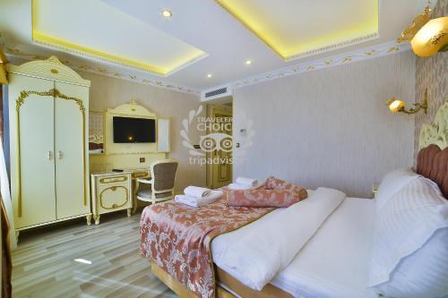 Nayla Palace Hotel - Tap to explore photos